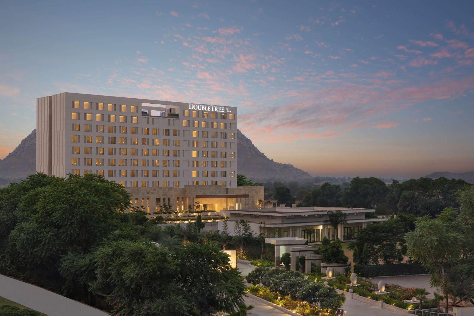 Doubletree By Hilton Jaipur Amer Zewnętrze zdjęcie
